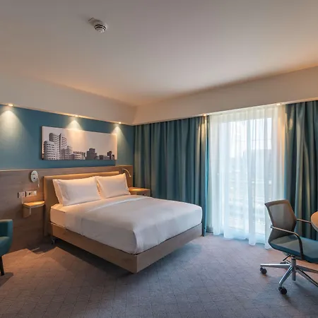 Отель Hampton By Hilton Centre