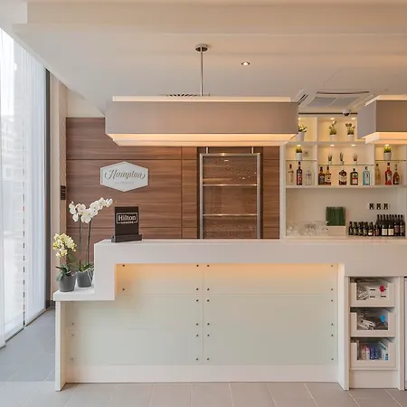 Отель Hampton By Hilton Centre