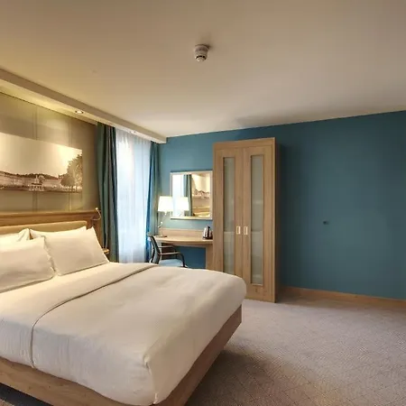 Hampton By Hilton Centre 3*