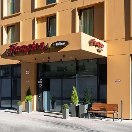 Hotel Hampton By Hilton Centre 3*