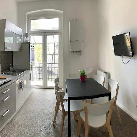 Ξενοδοχείο Hampton By Hilton Centre 3*