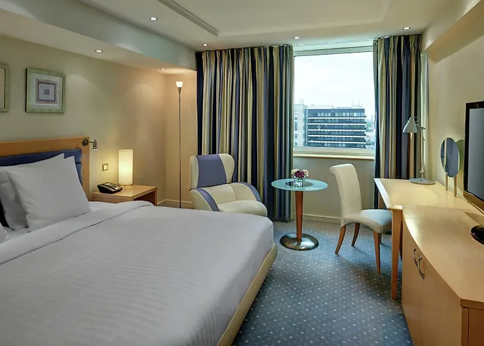 Hotel Hampton By Hilton Centre 3*