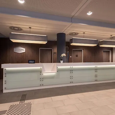 Otel Hampton By Hilton Centre Düsseldorf
