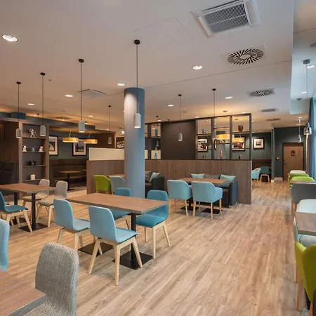 Hampton By Hilton Centre