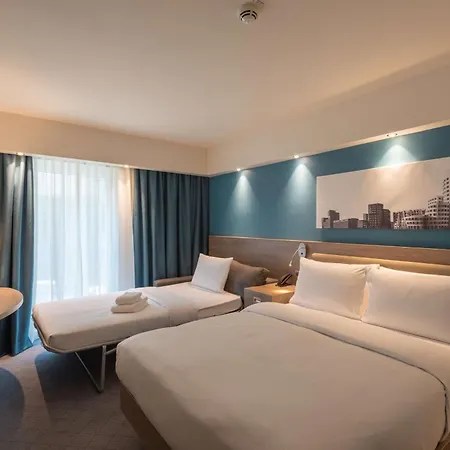 فندق Hampton By Hilton Centre 3*