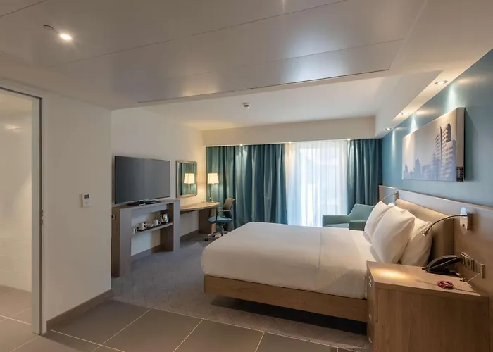 Hampton By Hilton Centre Hotel 3*
