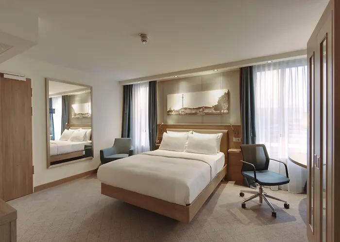 Hampton By Hilton Centre Hotell