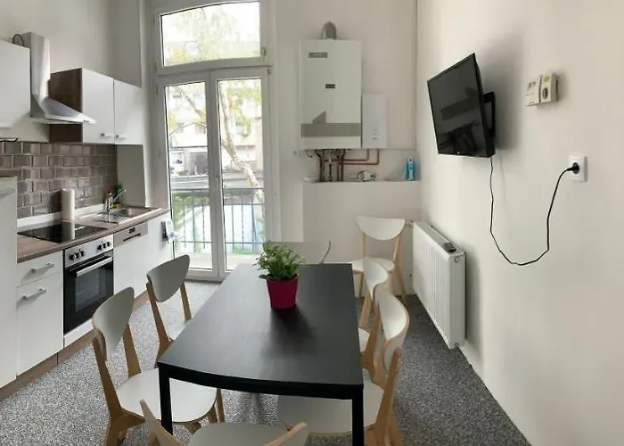 Hampton By Hilton Centre Otel