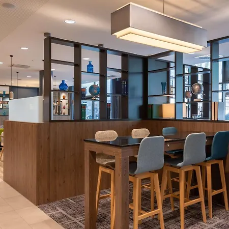 Hampton By Hilton Centre 3* دوسلدورف