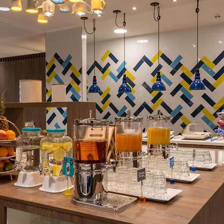 Hampton By Hilton Centre 3*